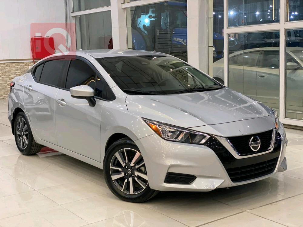 نيسان فيرسا